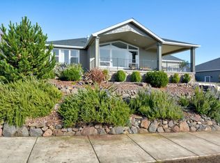 230 Cambridge Ter, Eagle Pt, OR 97524