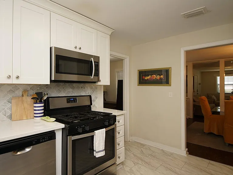 37 Magnolia Ave — Photo 26