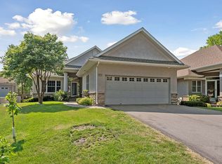 982 Nine Mile Cv E, Hopkins, MN 55343