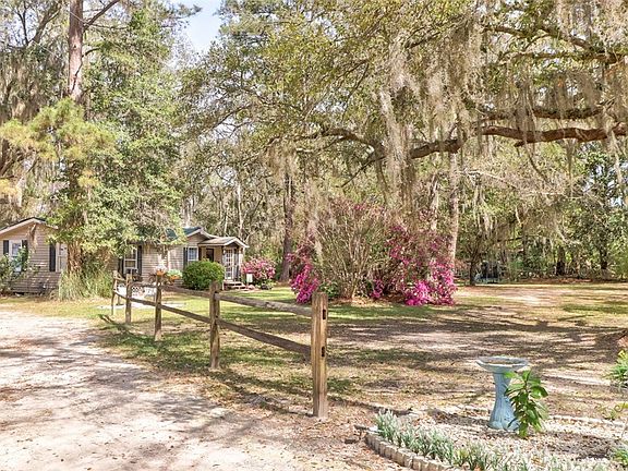 2nd image of 1679 Hodgeville Road