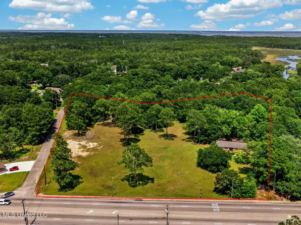 4212 Gautier Vancleave Rd, Gautier, MS 39553
