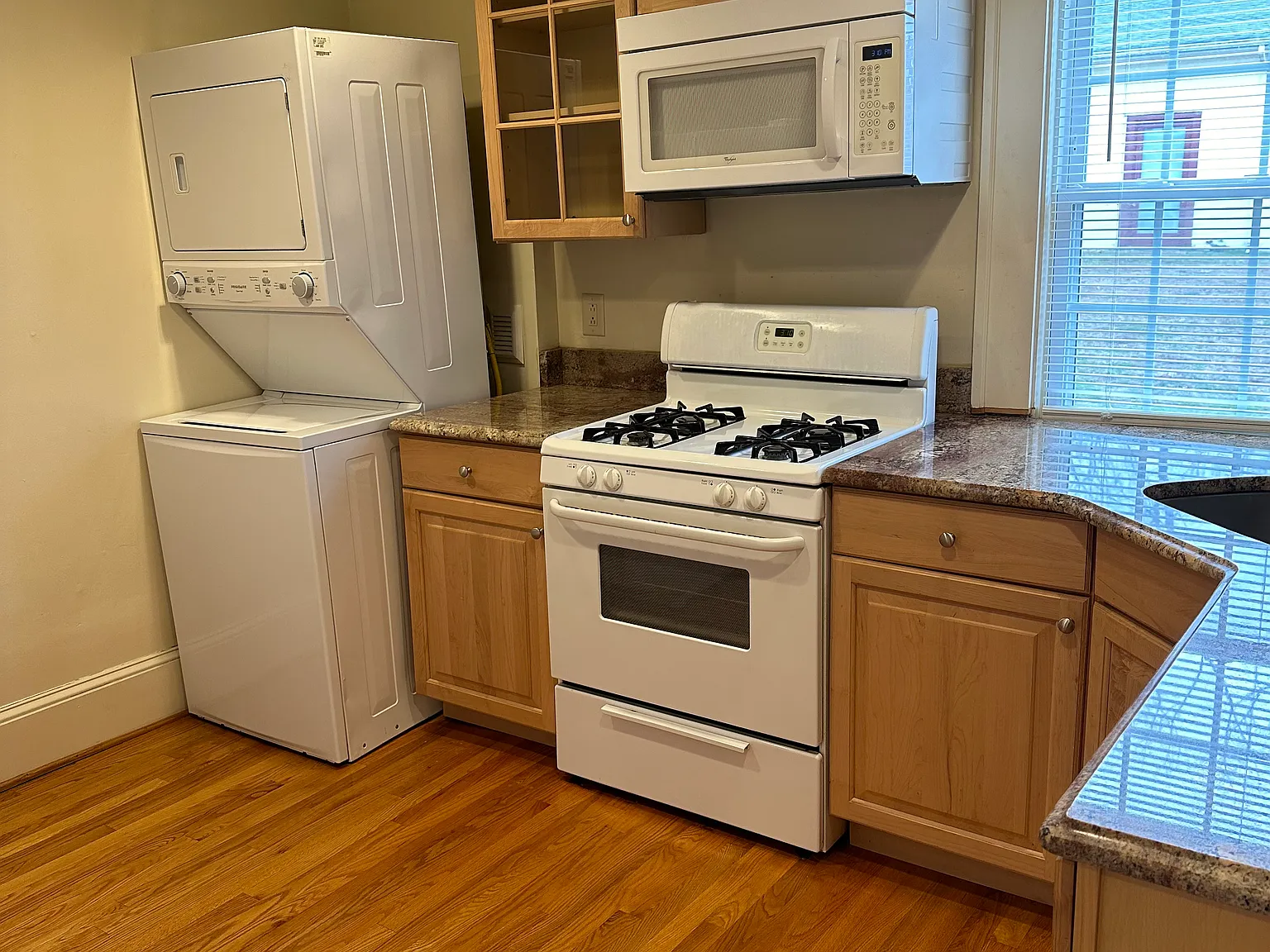 1 bed, $1,525 — Photo 4