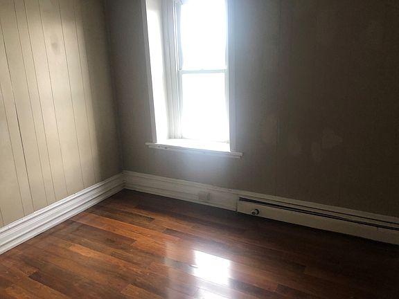 5th image of 123 1/2 S Main St Unit 201