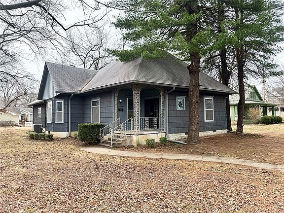 2nd image of 309 W Jefferson St