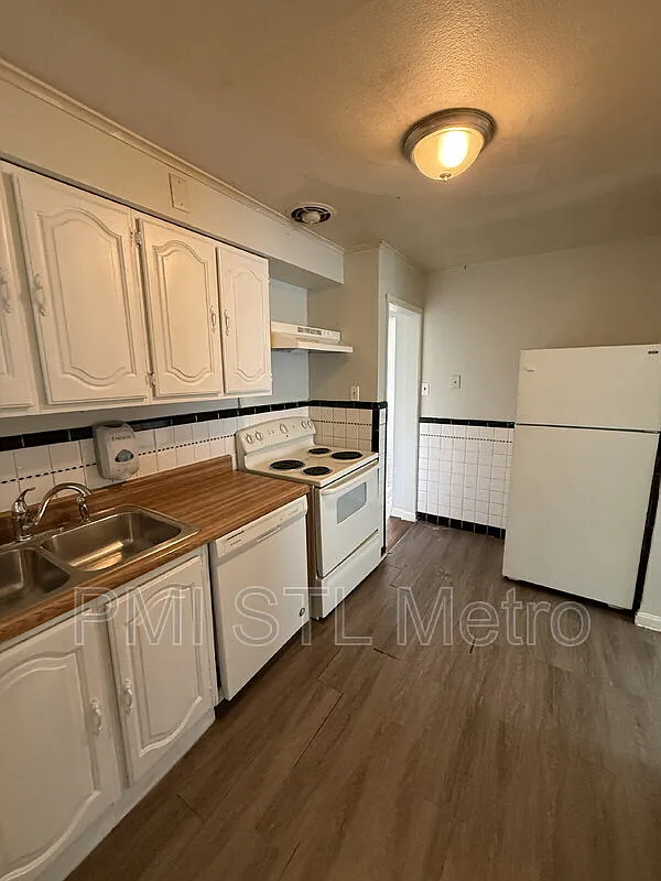 2 bed, 1.0 bath, 1008 sqft, $1,199 — Photo 4