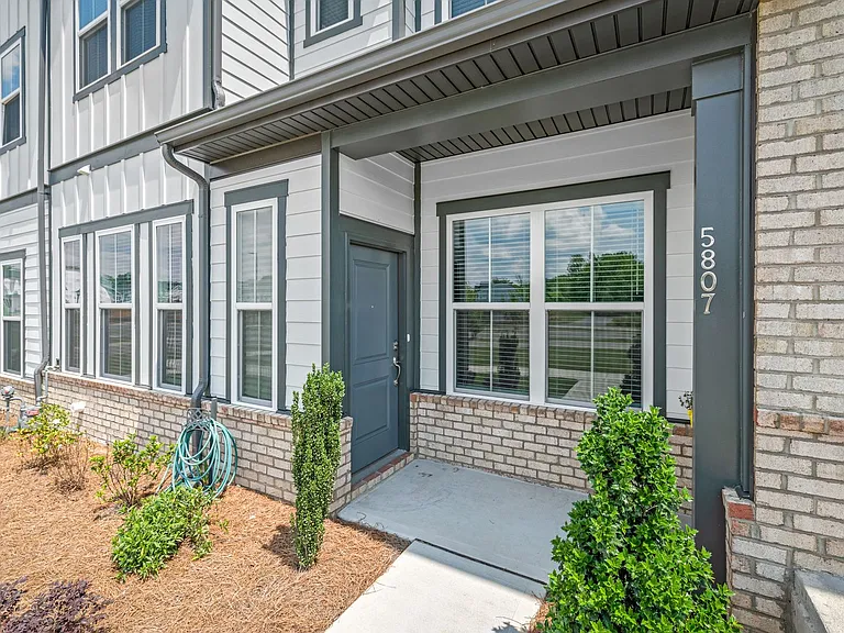 5807 Clear Creek Ln — Photo 3