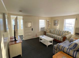 12 Q St #2, Hampton, NH 03842