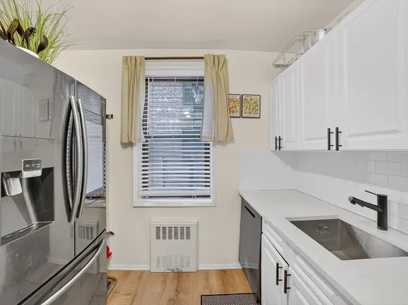 6495 Broadway image 19 of 32