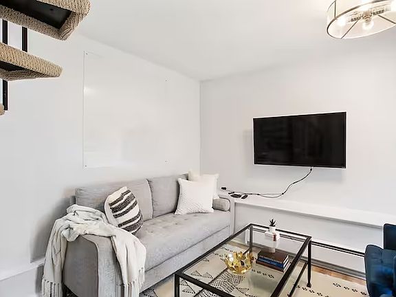 3rd image of 1580 Sanchez St #0