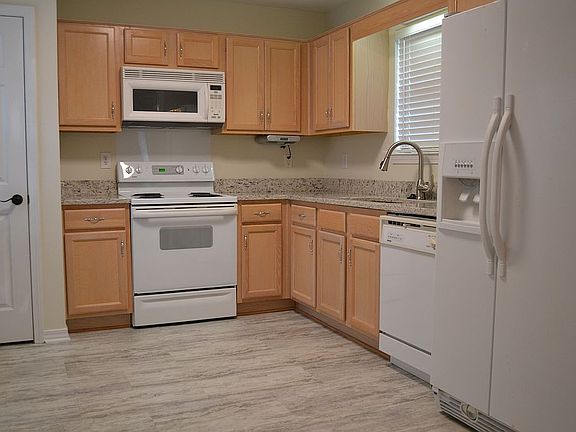 Kitchen with Granite 
