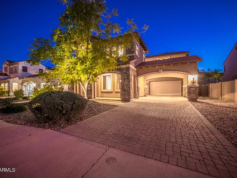 2681 E Hampton Ln — Photo 61