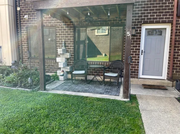 5200 Hilltop Dr, Brookhaven, PA