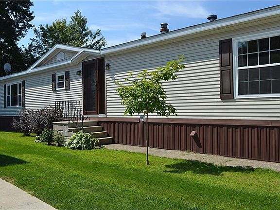 2nd image of 204 Pin Oak Cir