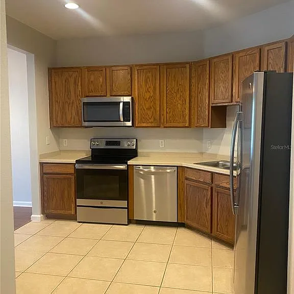 987 Fern Ave #202 — Photo 7