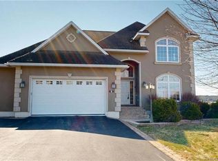 4 Admiralty Dr, Saint John, NB E2K0B7