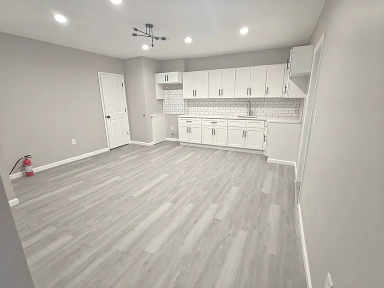 291 W Runyon St #2B — Photo 1