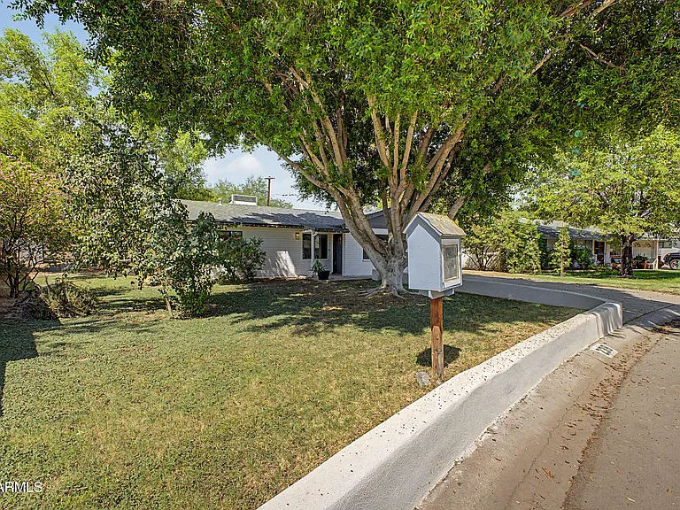238 W Alice Ave — Photo 3