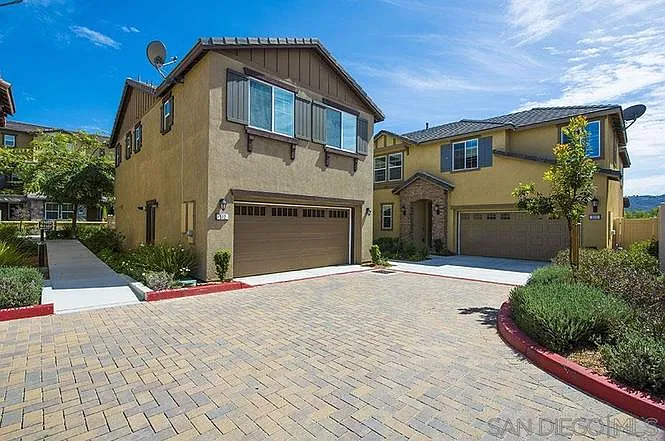 512 Moonlight Dr — Photo 7