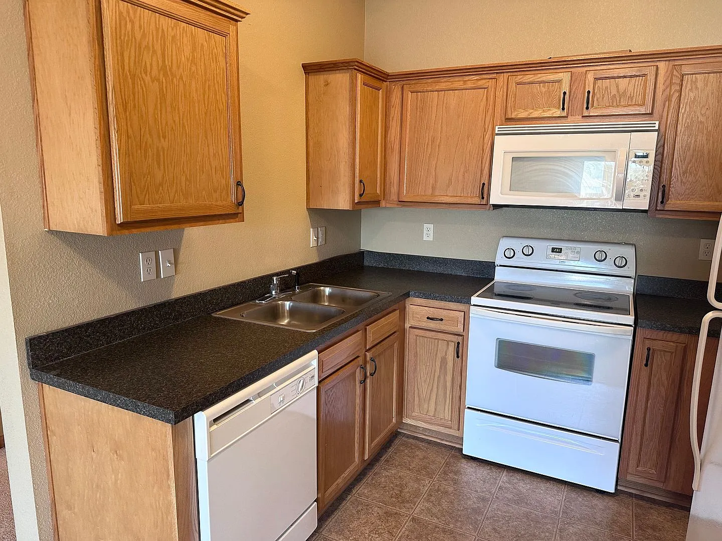 1 Bed | 1 Bath Apartment on the 2nd Floor in Grain Valley at the Creekside Village Apartments — Photo 3