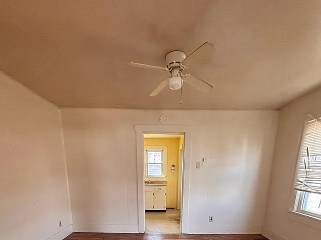 1305 E Lawrence St — Photo 10