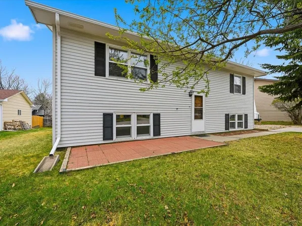 2610 Cottontail Dr, Sturgis, SD 57785