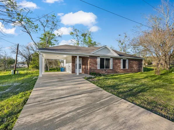 1610 Saint Barbe St, Hempstead, TX 77445