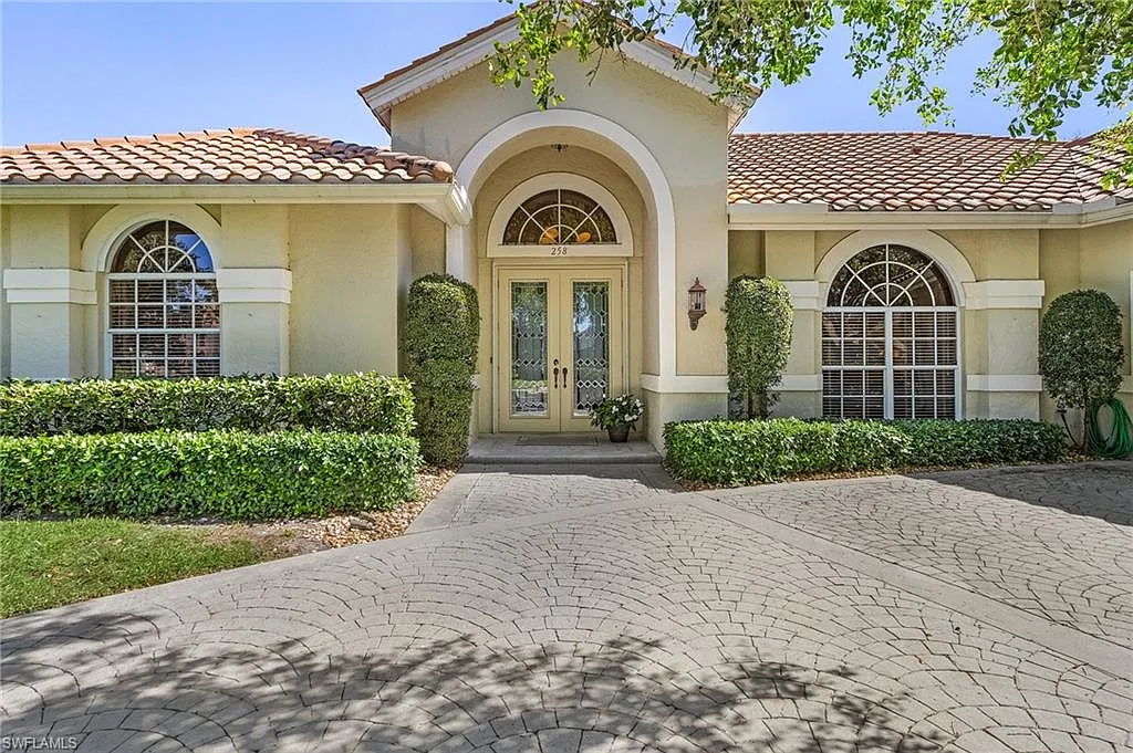 Building Photo - 258 Monterey Dr