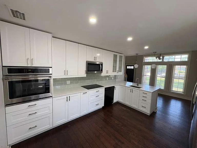 500 Holliday Ln — Photo 5