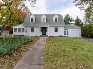165 Robin Rd, West Hartford, CT 06119
