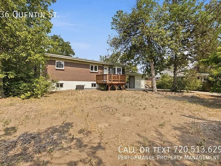 536 Quentin St — Photo 30
