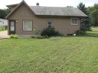 225 N Oregon Ave, Osceola, IN 46561
