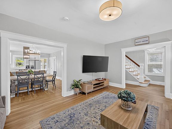 5th image of 232 Wood Road