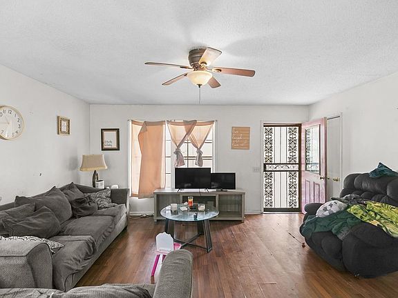 5th image of 158 Belcher Ave