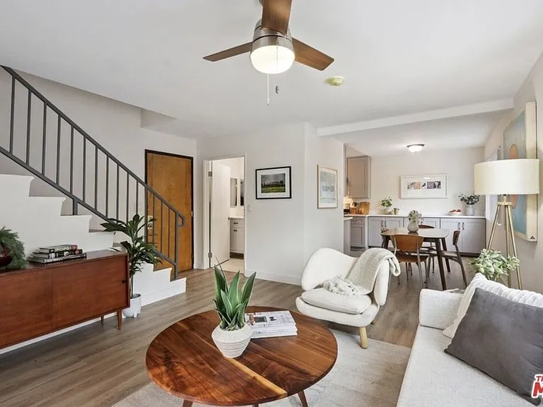 2251 Crenshaw Blvd #1 — Photo 1