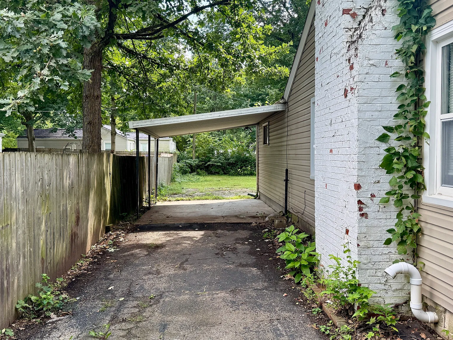 4 bed, 2.5 bath, 1996 sqft, $2,650 — Photo 4