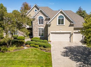 2528 Saddlebrook Dr, Naperville, IL