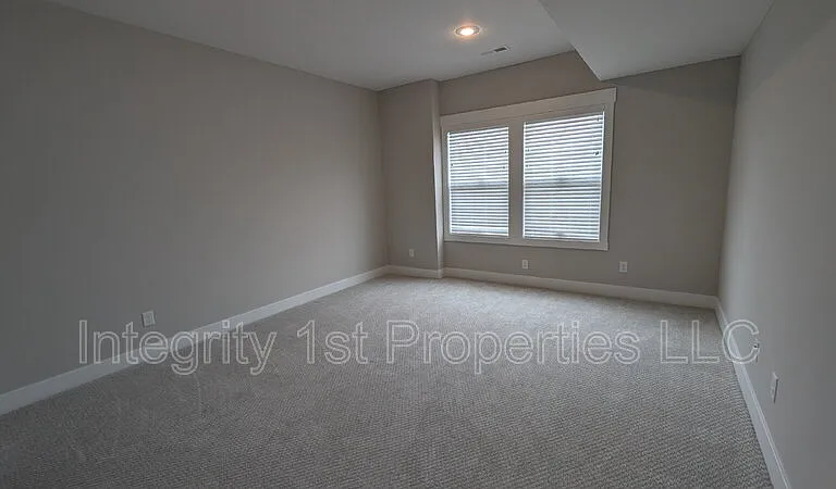 6917 NE 70th St — Photo 25