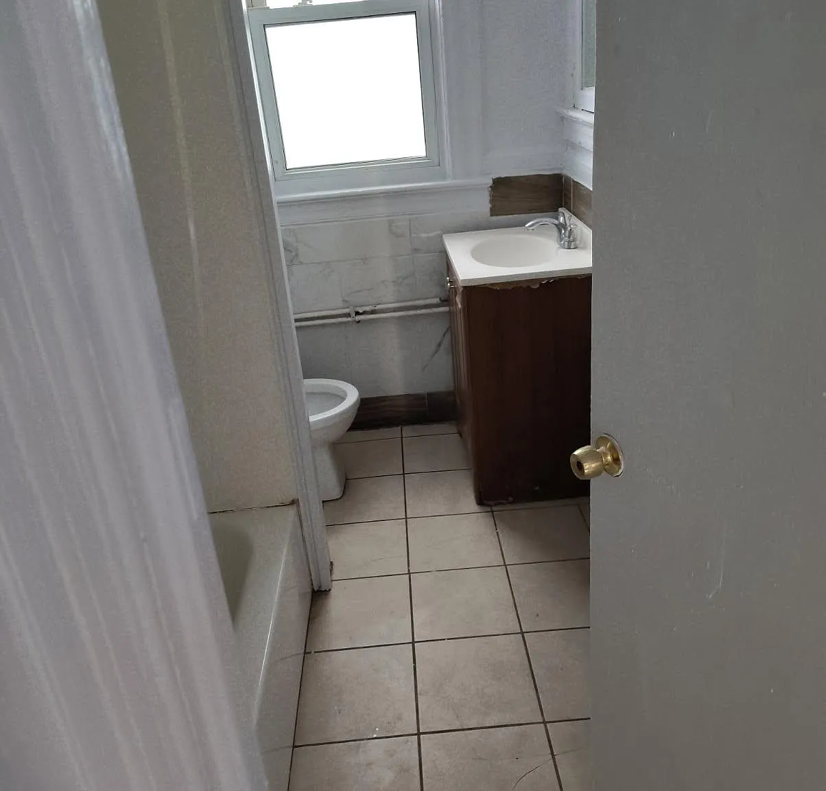 3 bed, 1400 sqft, $1,975 — Photo 3