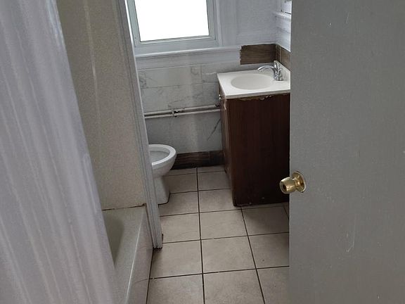3rd image of 34 Ellis Ave Floor 1