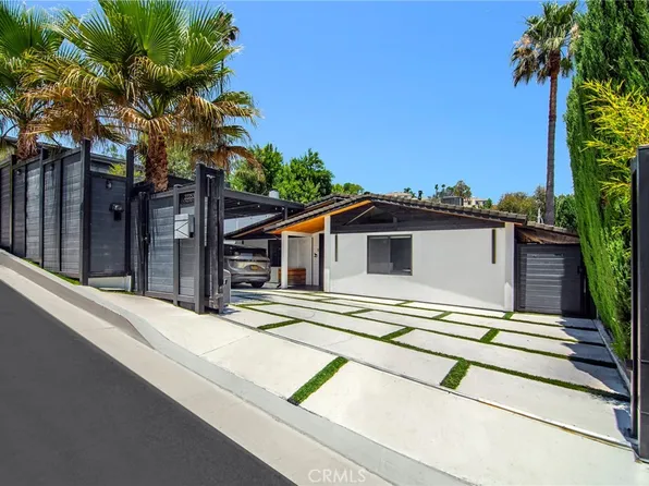 22253 Flanco Rd, Woodland Hills, CA 91364