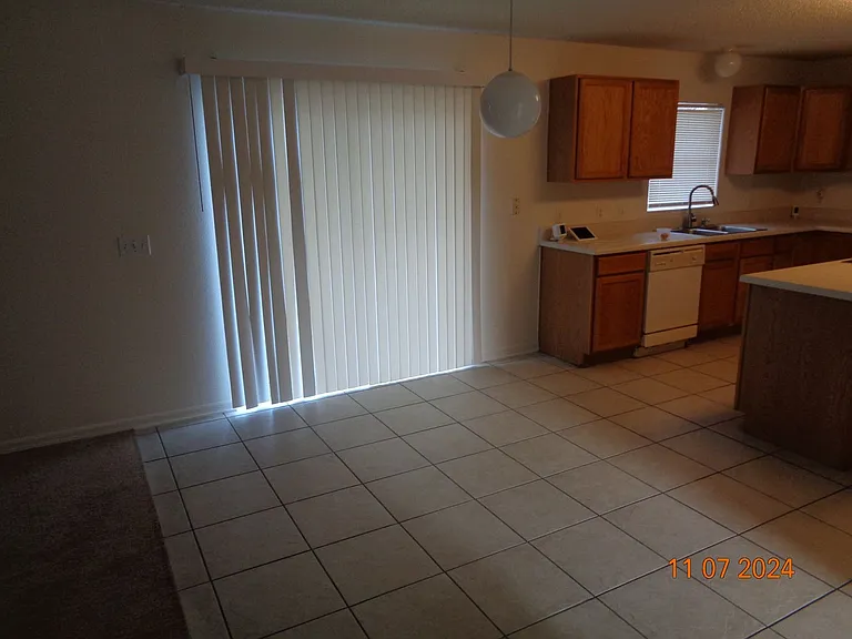 1914 Lynn River Dr — Photo 10