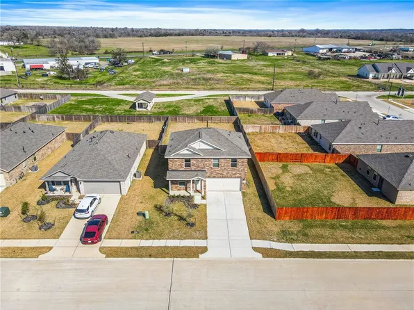 8002 Greens Ln, Navasota, TX 77868