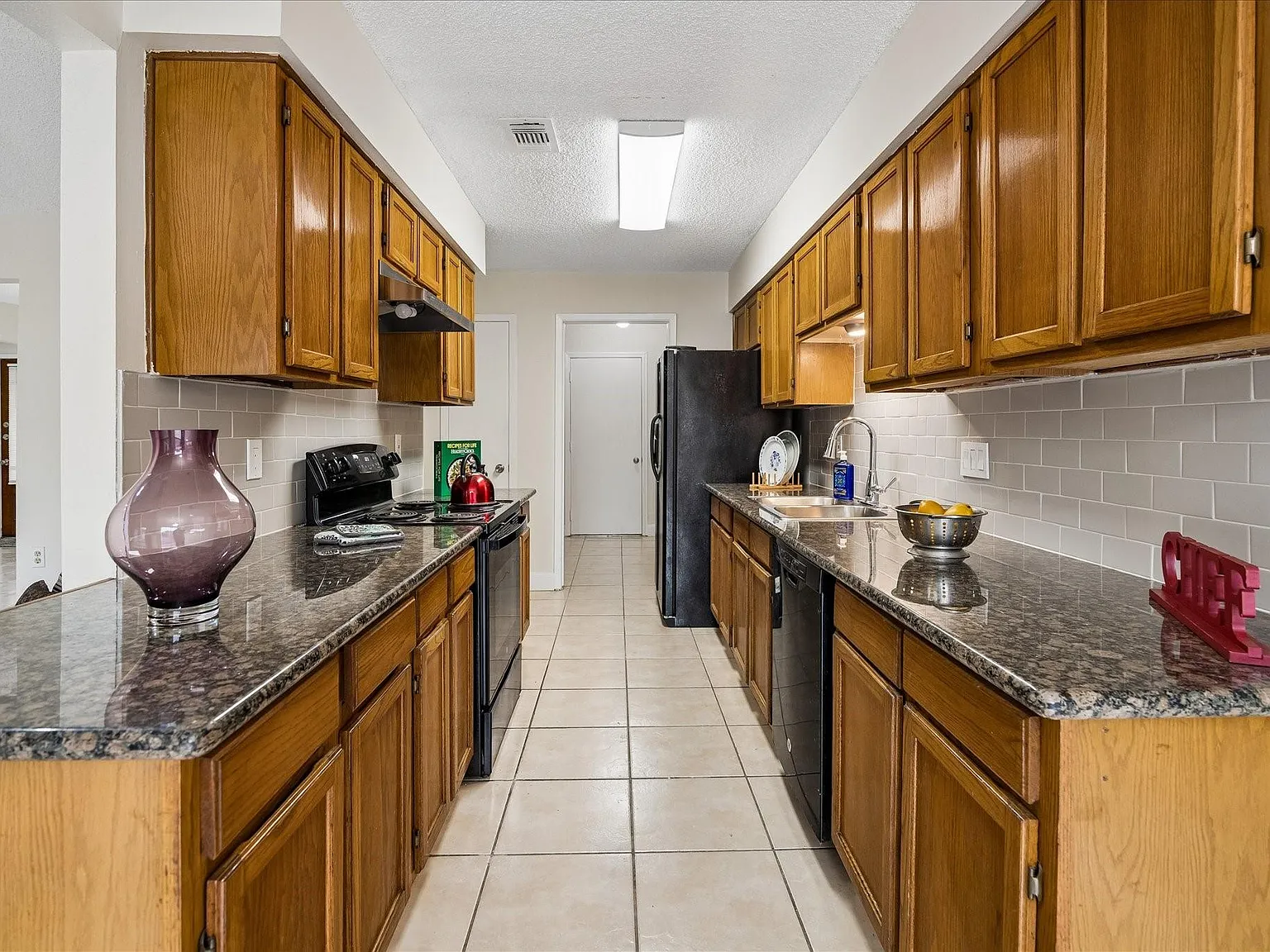 3 bed, 1825 sqft, $1,950 — Photo 3