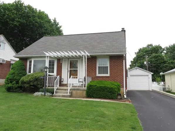 3705 S Saucon Ave, Center Valley, PA 18034