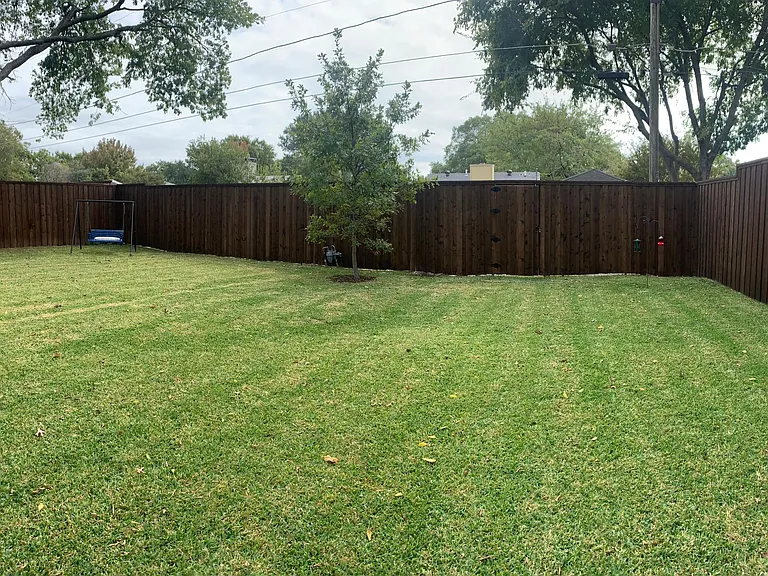 727 Nottingham Dr — Photo 3