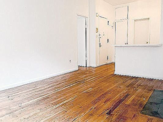4th image of 282 W End Ave APT 5
