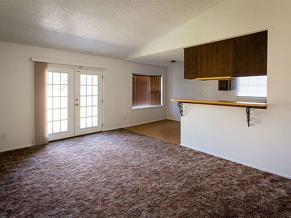 3rd image of 2517 Park Dr