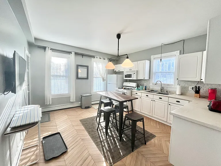 2 Gore St #1 — Photo 2