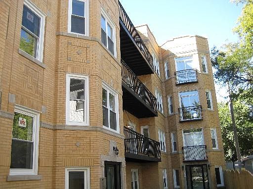 1st image of 4304 N Saint Louis Ave APT 2B