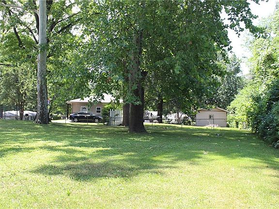 4th image of 6120 Hedges Ave